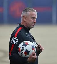 Rămâne Reghe pe bancă?  Când se va lua  decizia finală  în privința antrenorului de la FCSB. Explicația lui Mihai Stoica