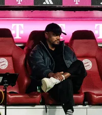 Toate i se întâmplă numai lui!   Ce a trăit Kompany  la ultimul meci al lui Bayern: bolnav, gleznă scrântită, dureri la șold