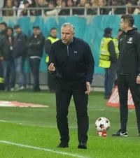 „Nu e rasism, ce rasism?”  Reghecampf, dialog tensionat cu reporterul  GOLAZO.ro   »  Ce spune despre scandările fanilor