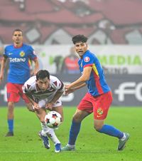 Și-a învins idolul   Ricardo Pădurariu  se fotografia mândru, la 11 ani, lângă Moruțan. După 8 ani, l-a umilit în derby-ul FCSB - Rapid, 4-1
