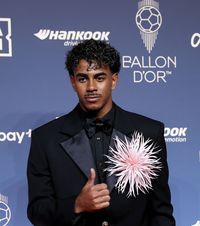 „M-a deranjat mult”  Lamine Yamal, luat la țintă pentru  accesoriul de la gala Balonului de Aur:  „Nici cocoșul meu de la Slatina nu are așa ceva”