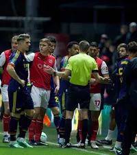 Seară de coșmar pentru Arsenal     VIDEO.  Motivul pentru care  poliția a intervenit  + Eliminare rușinoasă din Cupa Ligii