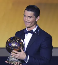 Cristiano Ronaldo, BOAT   L-a devansat pe Lionel Messi și și-a adjudecat  Ballon d'Or of All Time!  Care e sezonul care i-a adus premiul și cât a costat votul