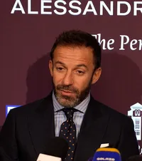 Del Piero a venit în România   VIDEO.  Ce a spus despre Cristi Chivu și  duelul cu Steaua din anul 1995 : „Îmi amintesc zăpada”