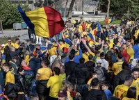 „Nu ți-e rușine, porcovane?” Președintele, luat la țintă într-o intervenție live