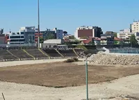 Ce se întâmplă la stadionul Dinamo. Imagini de azi, din „Ștefan cel Mare”: aproape jumătate din vechea arenă e încă in picioare!