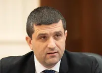 Răspuns tăios pentru ministrul Apărării: „Nu are pregătire militară sau experiență în domeniu. Va pleca și domnia sa!