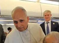 VIDEO Papa Leon al XIV-lea, moment savuros! Întrebarea surprinzătoare din avion și răspunsul inedit oferit de Suveranul Pontif
