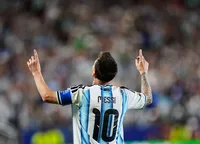 Messi a cucerit planeta! Ajutat de husky siberieni, Dumnezeul fotbalului s-a întors!
