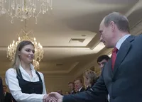 Are legătură cu amanta lui Putin?! Motivul ascuns al furiei rușilor, după ce Emil Boc le-a interzis imnul și steagul la Cluj