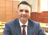 Primarul din Târgoviște se apără, după ce a fost acuzat că a pornit instalația de nocturnă în plină criză energetică pentru o postare pe facebook: „Este o nebunie!”