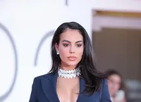 FOTO: Lux fără limite pentru soția lui Ronaldo! Apariție extravagantă la Veneția: accesoriul care costă cât o casă!