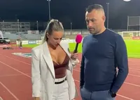VIDEO Jucătorii și antrenorii nu se pot uita la ea! Jurnalista din Cehia care a devenit virală se apără: „Nu cred că mă îmbrac provocator”