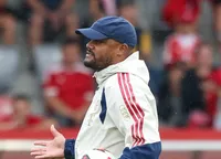 Kompany, spitalizat de urgență  Antrenorul  s-a prăbușit  la antrenamentul lui Bayern Munchen. Ce spunea după remiza cu Arsenal