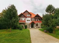 Cornel Dinu, nevoit să-și vândă casa din Sinaia pentru a-i plăti despăgubiri finului său, Cornel Țălnar! „Sunt la pământ”. Cum arată superba vilă de 585.000 de euro. GALERIE FOTO