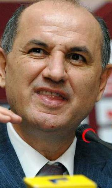 Probleme mari la Rapid - Clubul ar putea intra in insolventa