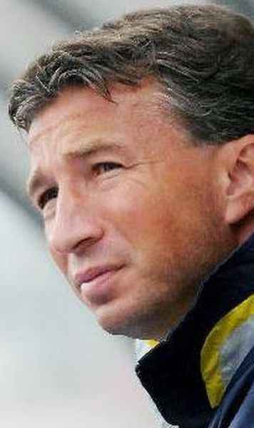 VIDEO Dan Petrescu, invins la debutul in prima liga din Rusia