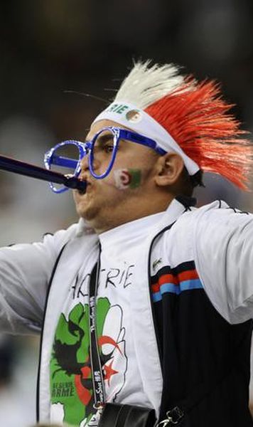 Nu a putut manca si vorbi doua zile din cauza vuvuzelelor