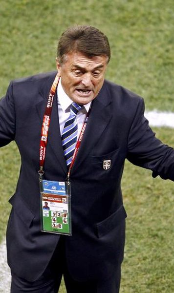 Sarbii platesc pentru eliminarea de la Mondial/ Salariul selectionerului va fi redus