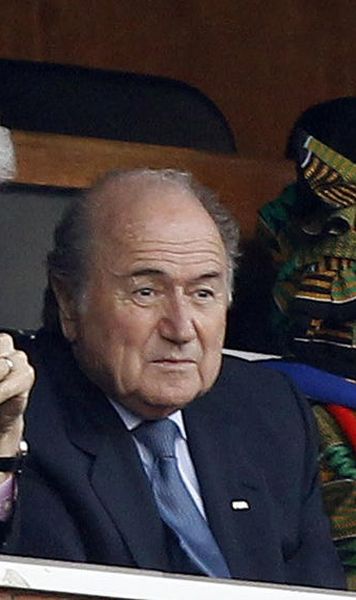 Sepp Blatter si-a cerut scuze pentru greselile arbitrilor la Mondial