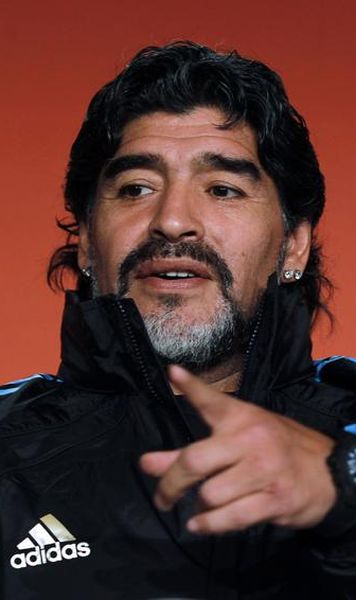 Argentina ii ofera un nou contract lui Diego Maradona