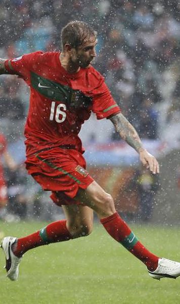 Raul Meireles a semnat cu Liverpool