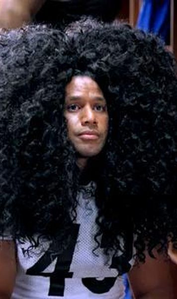 VIDEO Un jucator din NFL si-a asigurat parul pentru 1 milion de dolari