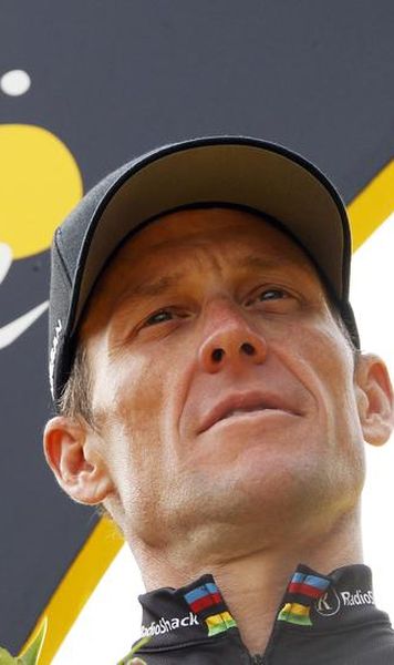 Lance Armstrong si-a dat demisia de la organizatia "Livestrong" - Nike a renuntat la colaborarea cu fostul ciclist
