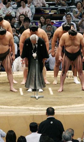 Scandal imens in Japonia - Imaginea sumo a fost patata de blaturi