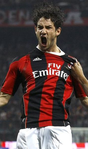 Milan - Inter 3-0/ Pato show, Chivu eliminat