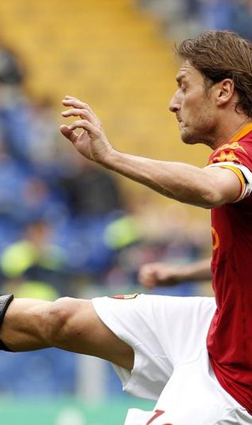 Roma castiga dramatic contra lui Bari - Totti l-a depasit pe Roberto Baggio