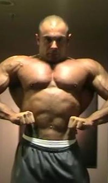 Culturistul Viorel Ristea a murit inaintea unui concurs din Miami. Posibile cauze: stresul de concurs si oboseala drumului pana in America