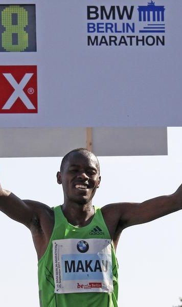 Patrick Makau, record mondial la maraton (2:03.38)