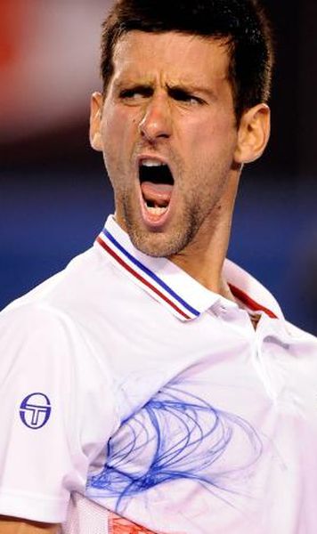 Novak Djokovic, in finala de la Australian Open dupa un meci de cinci seturi cu Andy Murray (6-3, 3-6, 6-7, 6-1, 7-5)