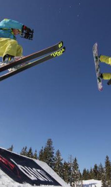 ​VIDEO FOTOGALERIE Burn Snow On Fire, Madaras Harghita - vorbiti “snowboardeza”?