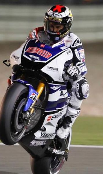 MotoGP: Jorge Lorenzo se impune in Qatar - Valentino Rossi, doar locul 10