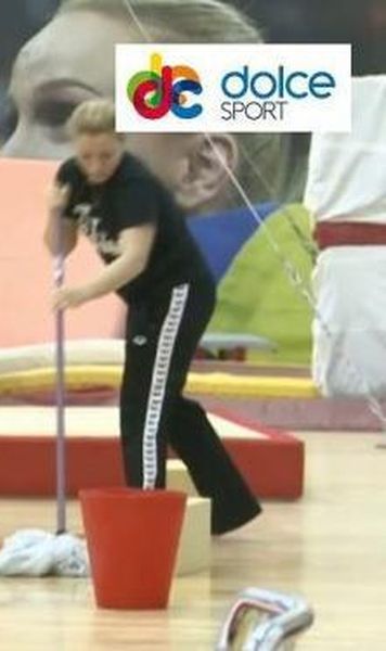 VIDEO In sala de gimnastica de la Izvorani ploua; constructia a costat aproape un milion de euro