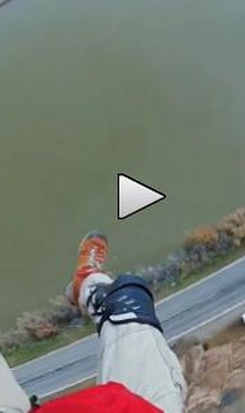 VIDEO BASE Jumping: Saritura ii putea fi fatala - A supravietuit ca prin minune
