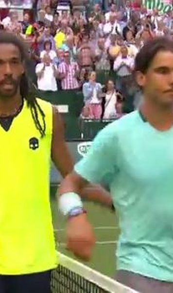 VIDEO ATP Halle: Dustin Brown a reusit supriza eliminandu-l pe Rafael Nadal in doua seturi. Puncte superbe reusite de german