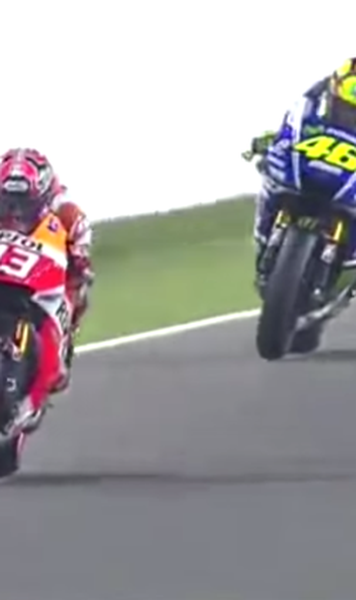 VIDEO Marc Marquez - Valentino Rossi, o prietenie si un duel pentru istoria motociclismului