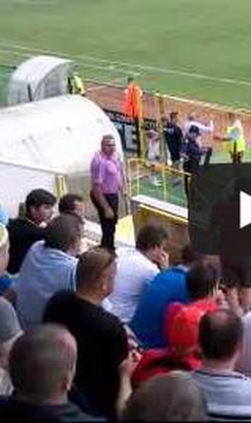 VIDEO Se intampla in Liga 1: A fost amendat si interzis pe stadioane un an, dupa ce a aruncat cu o punga de seminte