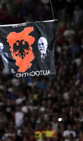 ​VIDEO Incidente grave la Belgrad: Olsi Rama, fratele premierului albanez, a fost retinut -  O drona a intrerupt partida Serbia vs Albania