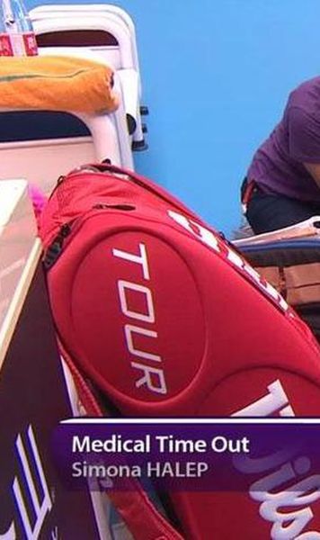 Meci dramatic la Beijing: Simona Halep a invins-o pe Andrea Petkovic cu 7-6, 5-7, 7-6 dupa ce a avut dureri la piciorul stang