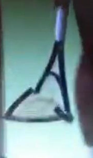 VIDEO Serena Williams, moment de nervozitate maxima - Isi face praf racheta in semifinala cu Caroline Wozniacki