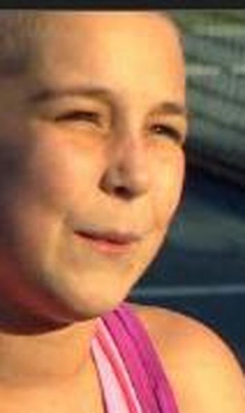 VIDEO Emotionant O fetita de zece ani care a invins cancerul a intalnit-o pe teren pe favorita ei, Maria Sharapova