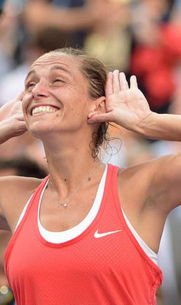 VIDEO Roberta Vinci a spus adio tenisului cu "lovitura zilei" de la Foro Italico