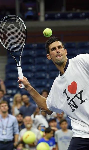 VIDEO IMAGINILE ZILEI Spectacol marca Novak Djokovic - Sarbul a dansat cu un fan dupa victoria cu Haider-Maurer