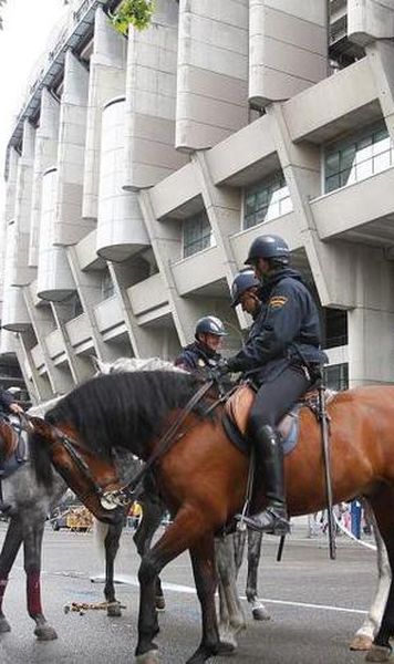 Efectul atentatelor de la Paris: Pana si sandvisurile fanilor vor fi verificate la Real Madrid vs Barcelona