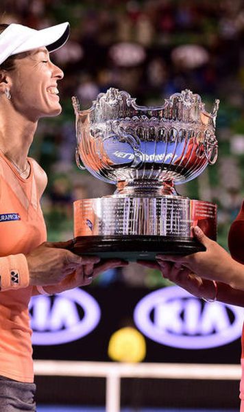 Australian Open: Perechea Hingis/Mirza a cucerit titlul in proba de dublu feminin