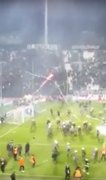 VIDEO Cupa Greciei a fost anulata dupa incidentele de la semifinala PAOK-Olympiacos